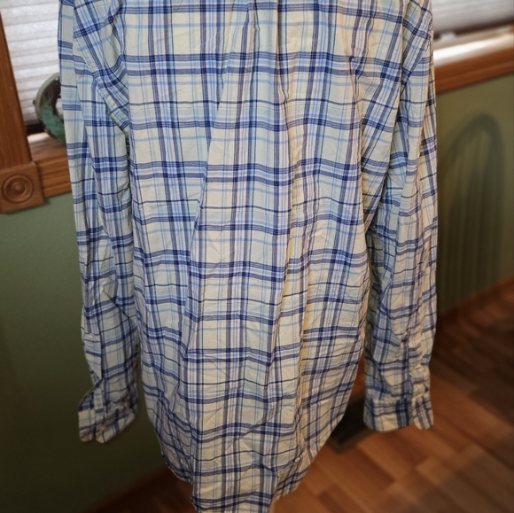 Gap slimfit XL buttondown long sleeve shirt. Blue and cream color. - Picture 3 of 10